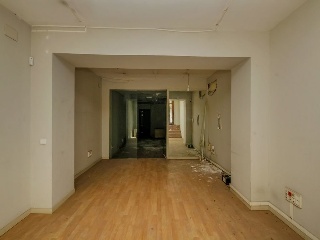 Local en C/ Paris  12