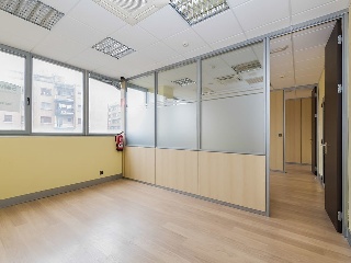 Oficinas en C/ Gordoniz 36