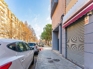 Local en Av de la Hispanidad 31
