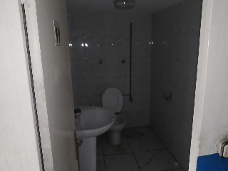 Local y oficina en Av Pardo, Navia  18