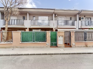 Vivienda adosada en C/ Pintor Saura Mira 29