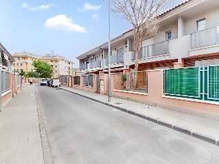 Vivienda adosada en C/ Pintor Saura Mira 48