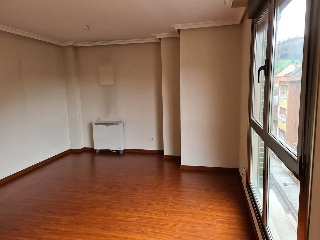 Piso en Av Sama 22