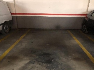 Piso con anejos en Av Reyes Católicos 33