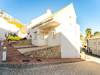 Adosado en Av Villajoyosa 38