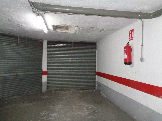 Local y garajes en Av Alfonso XIII 24
