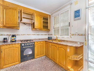 Vivienda adosada en Av Villena  27