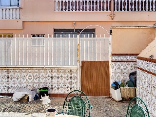 Vivienda adosada en Av Villena  35