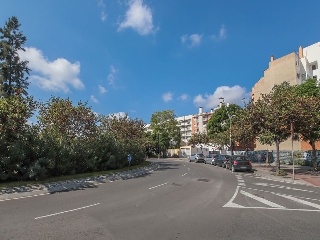 Local en C/ Antoni Bofarrull  18