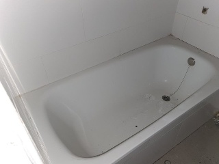 Vivienda y Local en RD Moreta 24