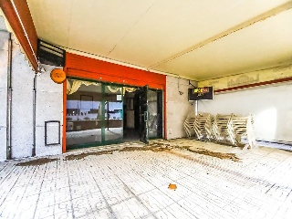 Local en Ctra de la Costa  17