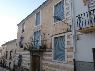 Vivienda adosada situada en Alcaudete, Jaén 3