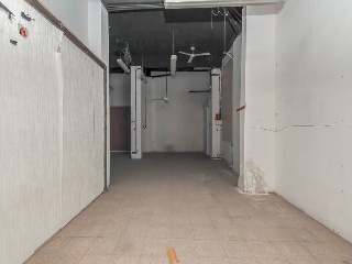 Local en C/ Águila - Reus - 25