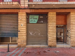 Local en C/ Águila - Reus - 32