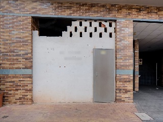 Local comercial en Av de los Jerónimos 35