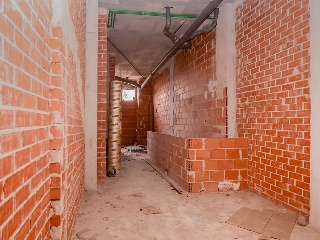 Local comercial en Av de los Jerónimos 51