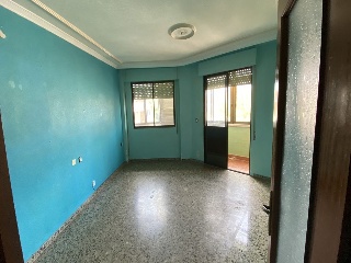 Piso con anejos en C/ José Canalejas 33