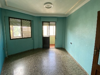 Piso con anejos en C/ José Canalejas 34