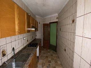 Piso con anejos en C/ José Canalejas 35