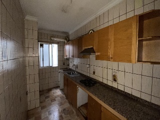 Piso con anejos en C/ José Canalejas 36