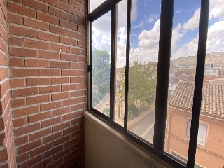 Piso con anejos en C/ José Canalejas 37