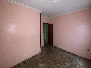 Piso con anejos en C/ José Canalejas 41