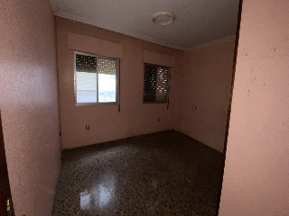 Piso con anejos en C/ José Canalejas 47