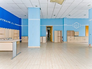 Local comercial en Av Torre de la Vila 15