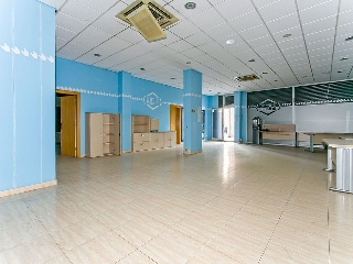 Local comercial en Av Torre de la Vila 16