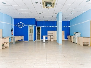 Local comercial en Av Torre de la Vila 19
