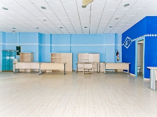 Local comercial en Av Torre de la Vila 20
