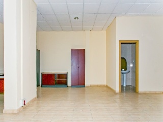 Local comercial en Av Torre de la Vila 22