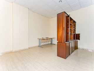 Local comercial en Av Torre de la Vila 24