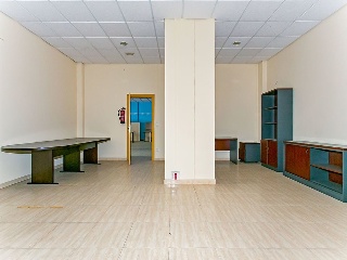 Local comercial en Av Torre de la Vila 25