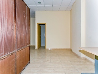 Local comercial en Av Torre de la Vila 27