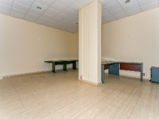 Local comercial en Av Torre de la Vila 28
