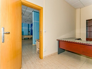 Local comercial en Av Torre de la Vila 29