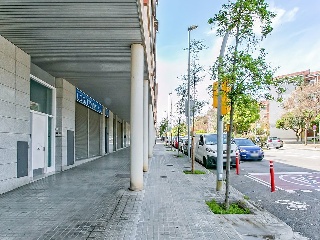Local comercial en Av Torre de la Vila 34