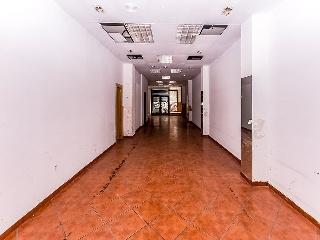 Local comercial en Burgos 34