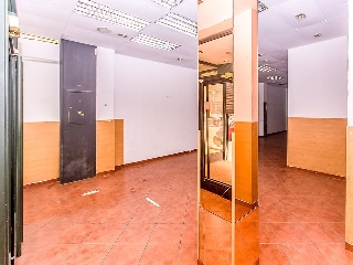Local comercial en Burgos 35