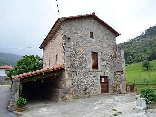 LLUEVA 22