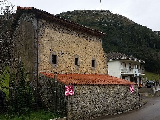 LLUEVA 33