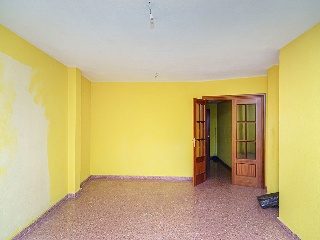 Piso con garaje en Av Mudejar 25
