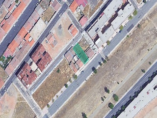 Suelo urbano consolidado en C/ Cordel de Merinas de Cham 15