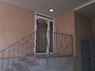 00557-0001 8