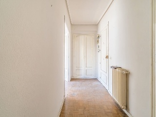 00946-0001 23