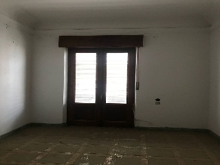 00798-0001 32