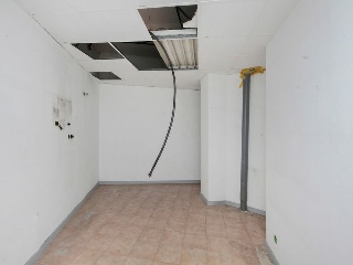 Local comercial en Av Torrente Gornal - El Hospitalet de Llobregat - 19