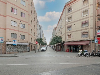 Local comercial en Av Torrente Gornal - El Hospitalet de Llobregat - 26