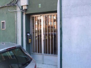 00829-0001 18